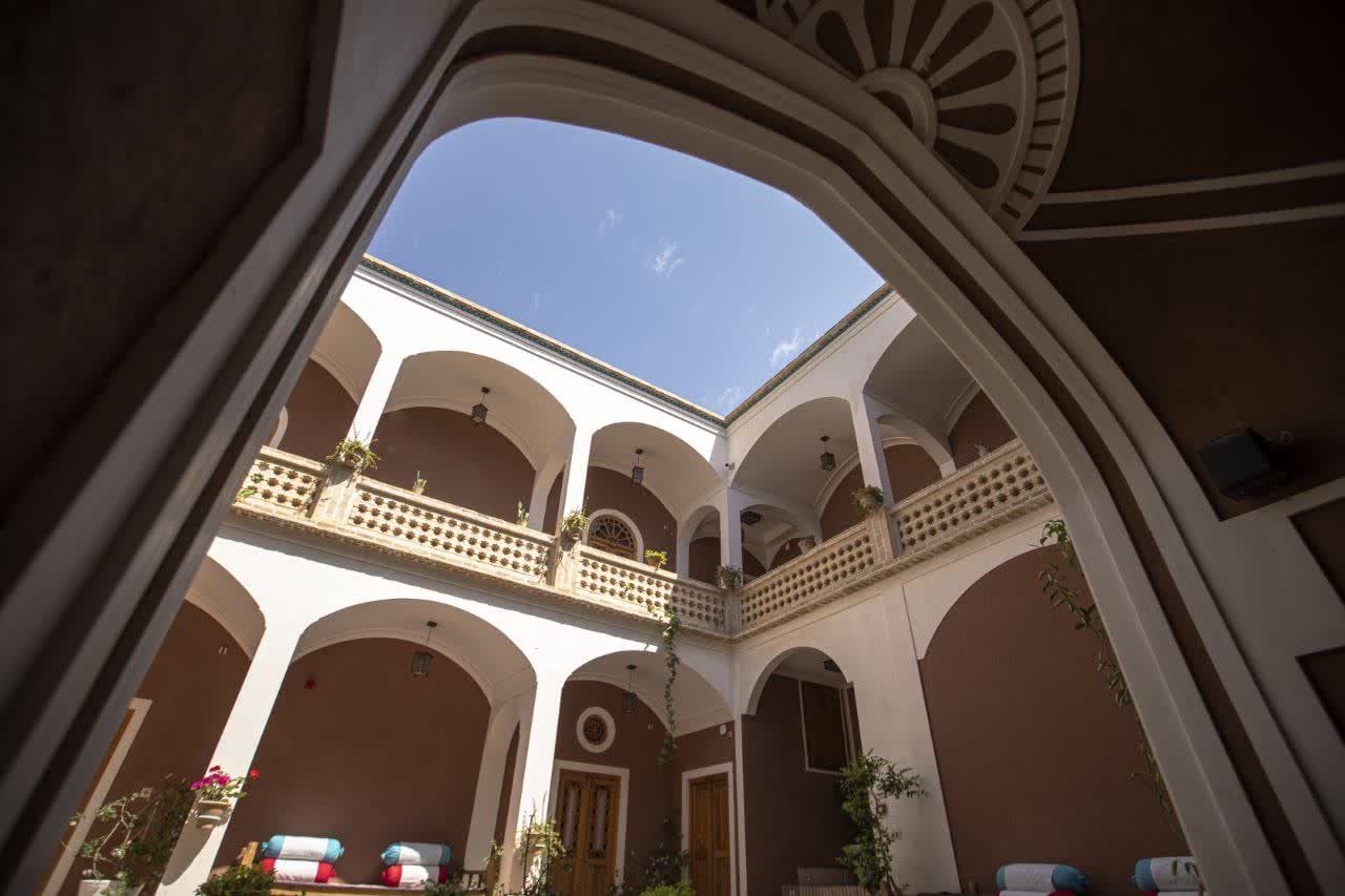 book-baba-afzal-hotel-in-kashan-best-price-guarantee-1stquest